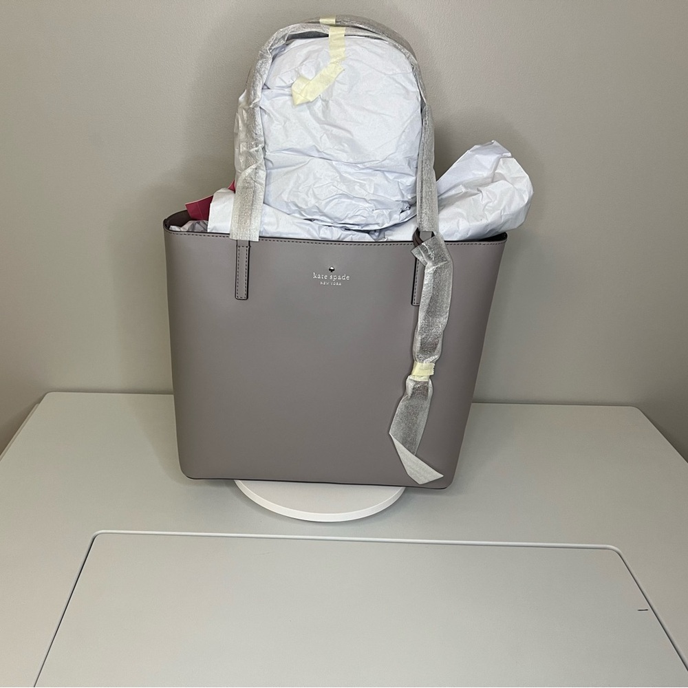 NWT Kate Spade Lawton Way tote in Soft Taupe